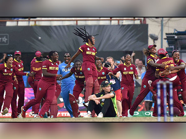 অস্ট্রেলিয়াকে ইডেনের ফাইনালে হারিয়ে বিশ্বজয় করেছে ওয়েস্ট ইন্ডিজের মহিলা দলও