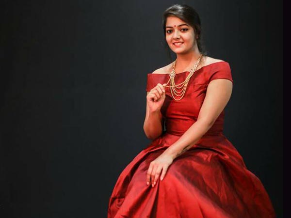 সোশ্যাল সাইট প্রোফাইলে স্ট্যাটাস