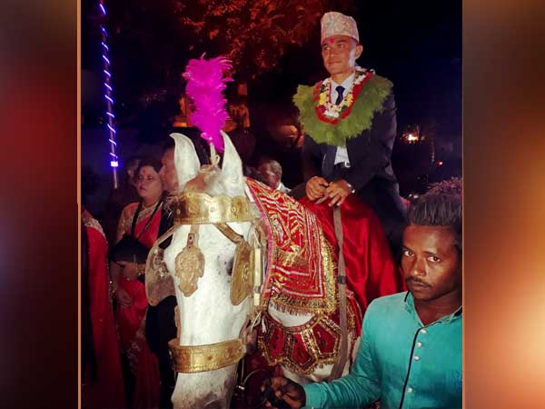 তেরে ঘর আয়া ম্যায় আয়া তুঝকো লেনে
