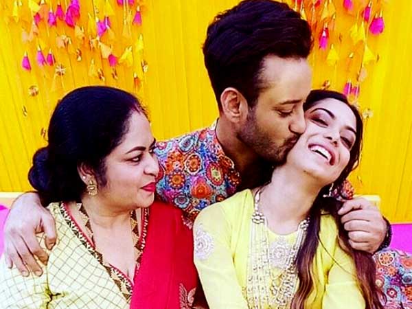 এক হাজারো ম্যায় মেরে বহনা হ্যায়