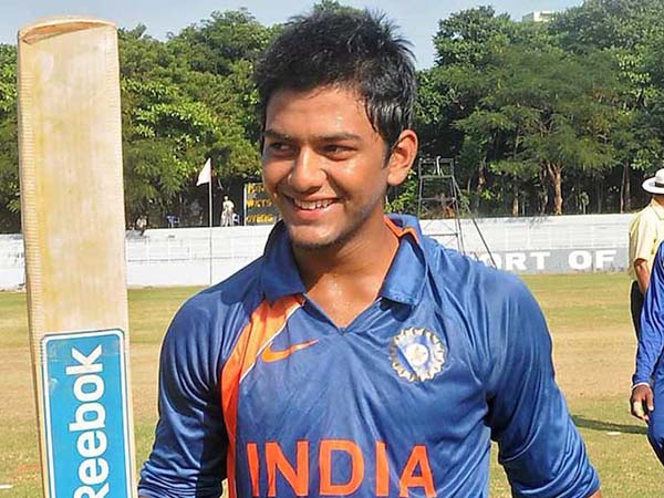 উন্মুক্ত চাঁদ