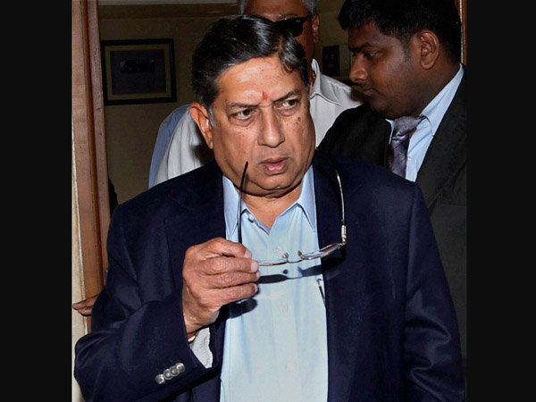 শ্রীনিবাসন বিতর্ক