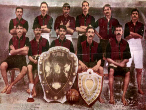 জাতীয় ক্লাবের তকমার সপক্ষে ইতিহাস