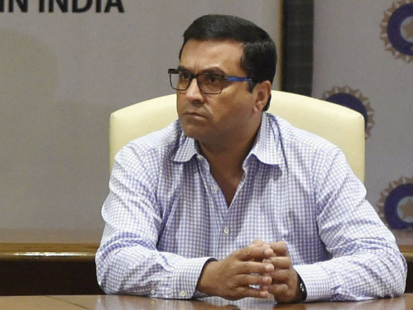 কাজের সূত্রে পরিচয়