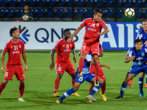 নেই কোনও বিরতি