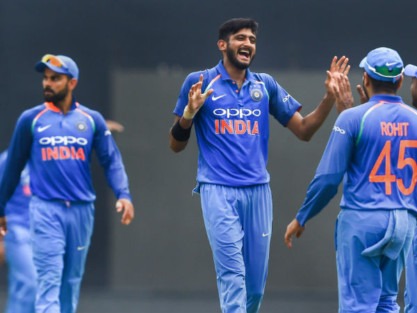 রোহিত ও বিরাটের লালন