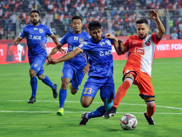 ছিটকে গেলেন মুখি