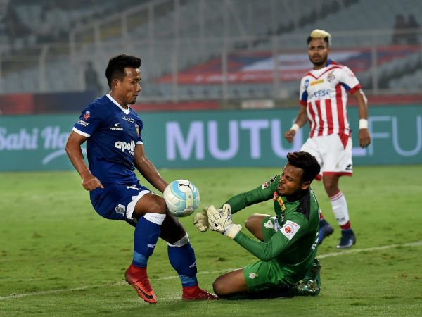 আক্রমণ