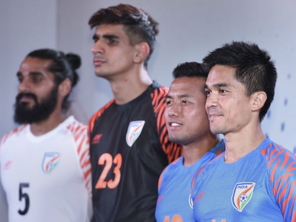 আন্তর্জাতিক ফুটবলে ঝিঙ্ঘানের অভিষেক