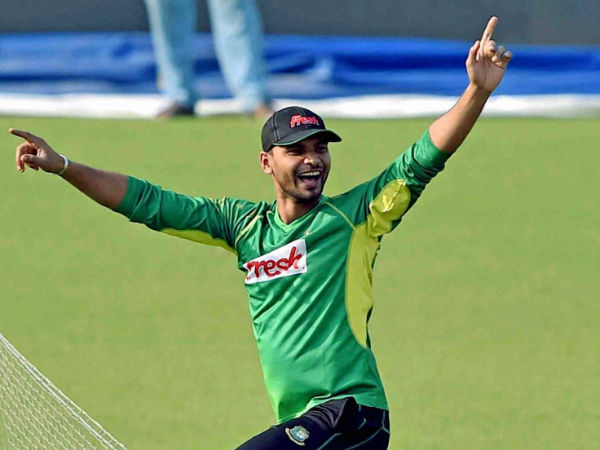 ক্রিকেট দুনিয়ায় করোনা থাবা