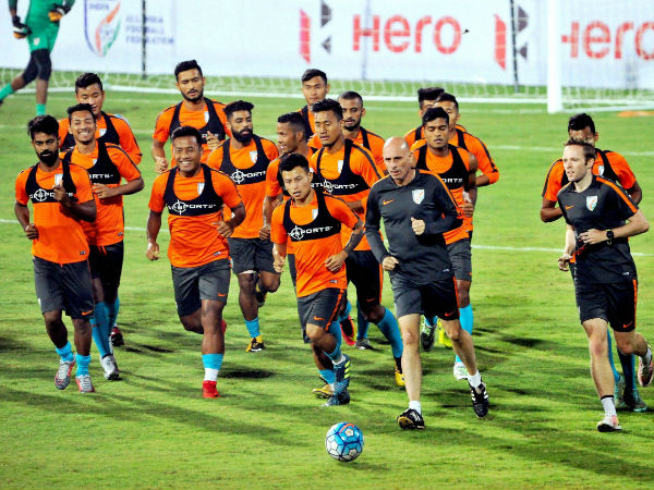 ৪০ জনকে আন্তর্জাতিক অভিষেক