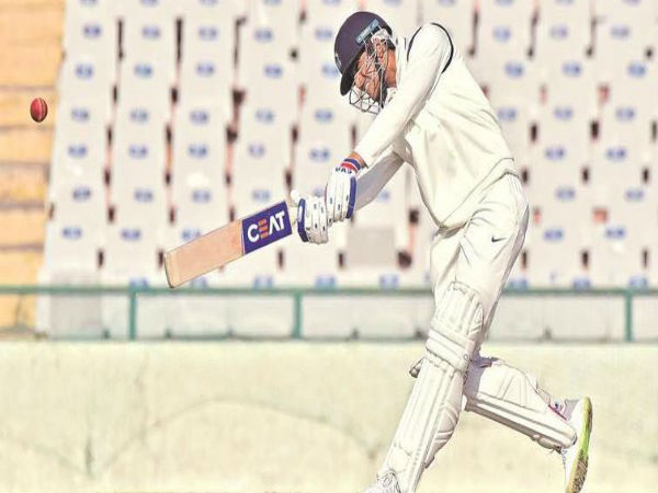 বিশ্বকাপের দলের ভাবনায় ঢুকতে পারবেন বিজয় ও শুভমন 