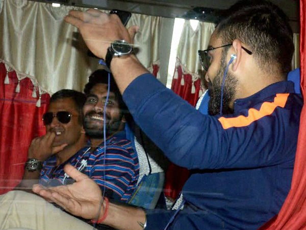 ভ্রমণপথ ঠিক করে কে