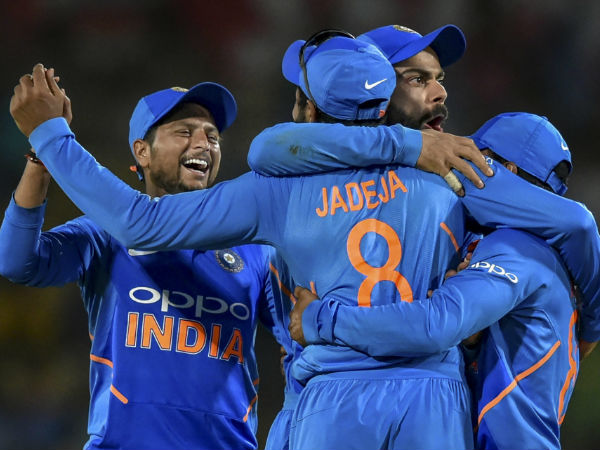 লাগাম লাগল রান তোলার গতিতে
