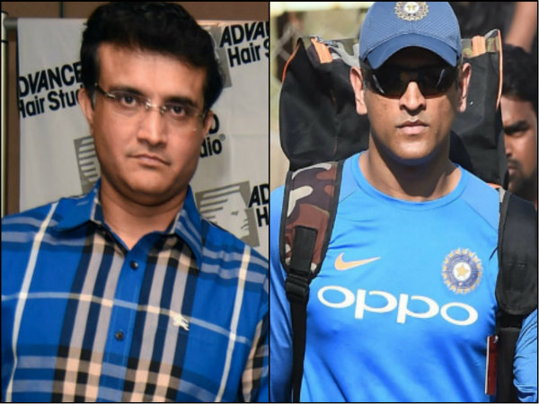 সৌরভের হাত ধরে ভারতীয় ক্রিকেটে ধোনি