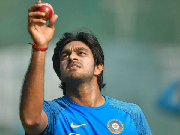 পাঁচে বিজয়
