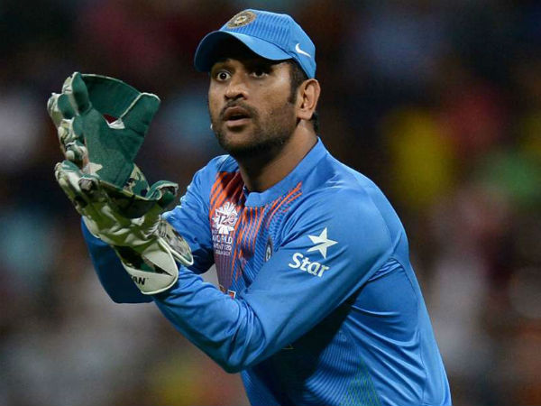 রেস্তোরাঁয় বিনামূল্যে খাবার খেতে চান, ধোনির ডাই-হার্ড ফ্যান বনে যান