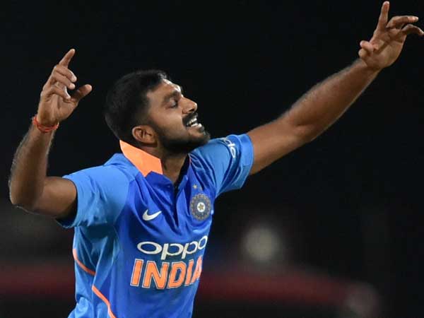 আফগানিস্তান ম্যাচে খেলুক বিজয় শঙ্করই, পরামর্শ হরভজন সিংয়ের 