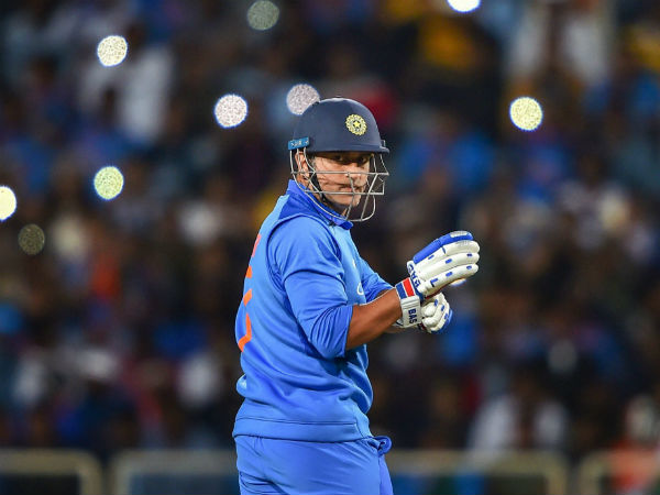 সামনে ওয়েস্ট ইন্ডিজ সফর, সেই দলে থাকবেন কি ধোনি?