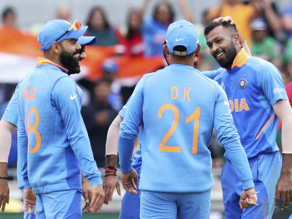 ক্রিকেটারদের নিরাপত্তা নিয়ে প্রশ্ন