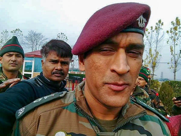 স্বাধীনতা দিবসে লাদাখে জাতীয় পতাকা উত্তোলন করতে পারেন ধোনি