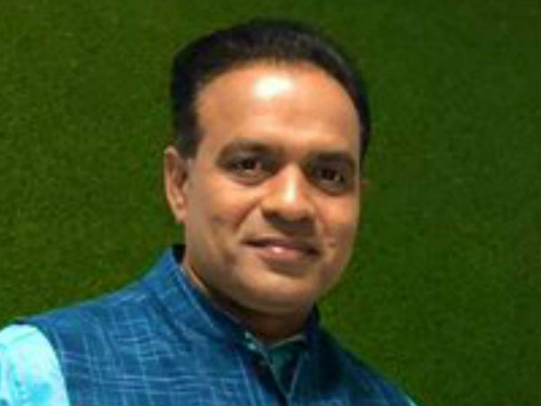ছোট করে কেরিয়ার