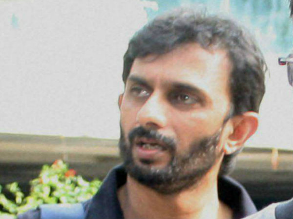 প্রতিযোগিতায় কারা