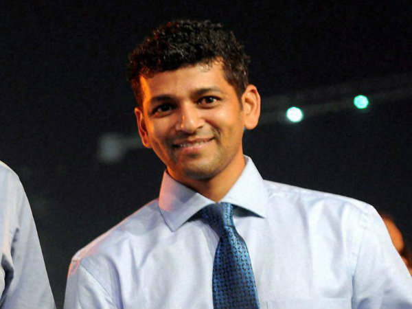নিজেই আবেদন করেন