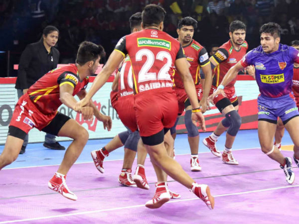 সোমবারের প্রথম ম্যাচ