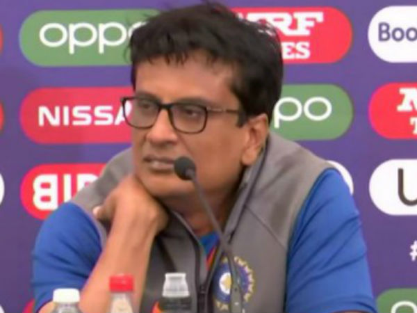 আগে কে ছিলেন