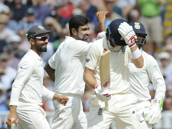 মুরলীকে ছুঁয়ে