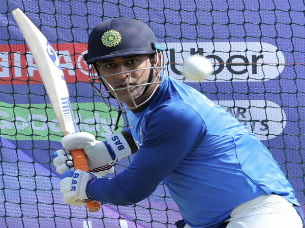 ২২ গজের বাইরেও অধিনায়ক