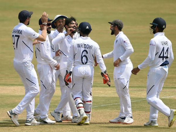 দলের জন্য নিবেদিত প্রাণ