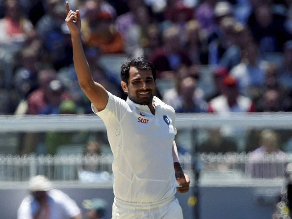 দ্বিতীয় ইনিংসে শামির বোলিং