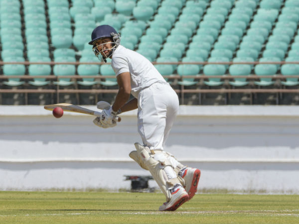 সৌরাষ্ট্রের প্রথম ইনিংস