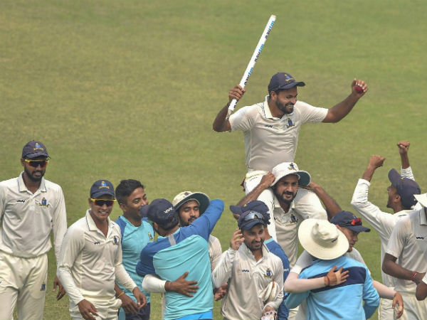 পাঁচ মরশুম পর ট্রফি