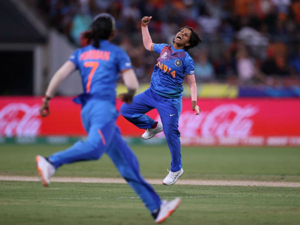 শাফালি ও পুনমের প্রশংসা
