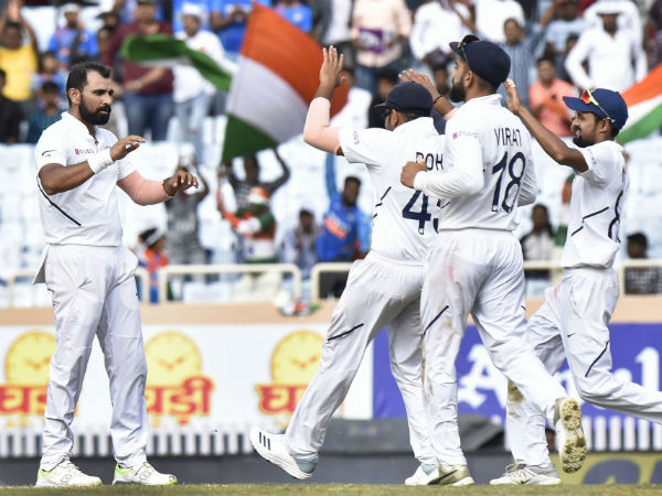 কিউয়িদের বিরুদ্ধে শামির চার উইকেট শিকার