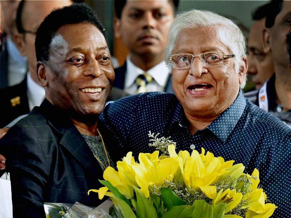 প্রযুক্তির সাহায্যে এই স্মরণসভা করা হচ্ছে