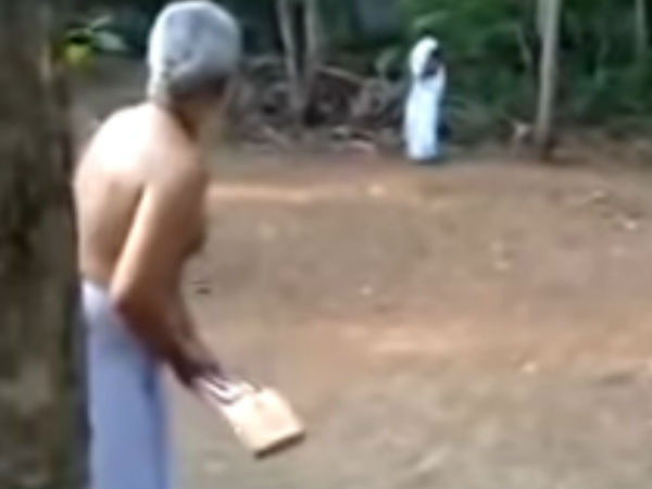 লকডাউনের মাঝে বাগানে ব্যাট-বল নিয়ে ক্রিকেটে