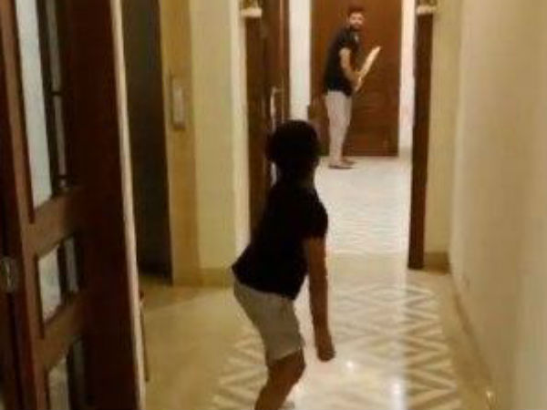 মেয়ের সঙ্গে ক্রিকেটে মজে রায়না