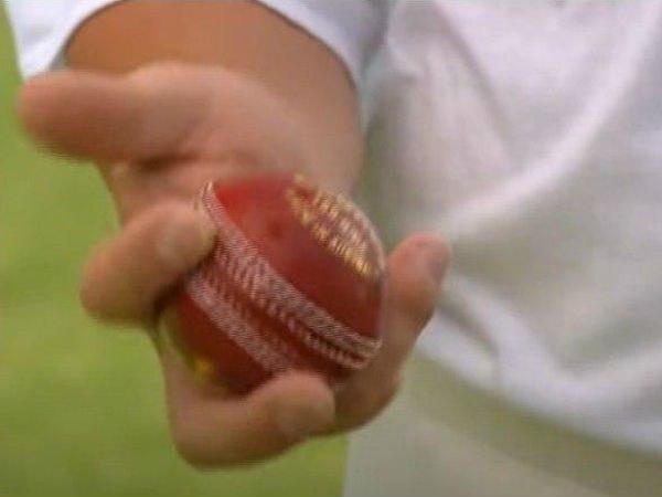 থুতু থেকে করোনা সংক্রমণ ছড়ানো আশঙ্কা