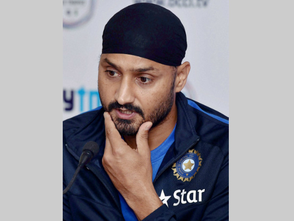 হরভজনের নিশানায় গ্রেগ