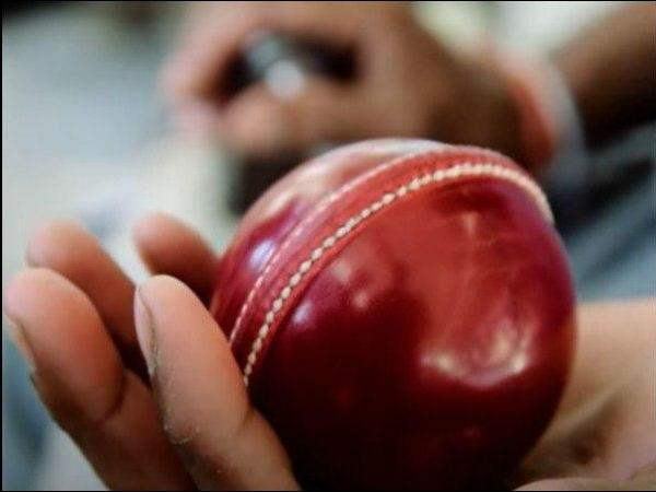 লালা নিষিদ্ধ