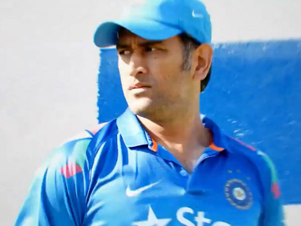 ধোনির প্রথম সেঞ্চুরির উল্লেখ