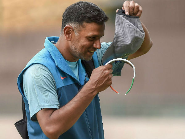 কোচ হওয়ার দৌড়ে এগিয়েছিলেন দ্রাবিড়