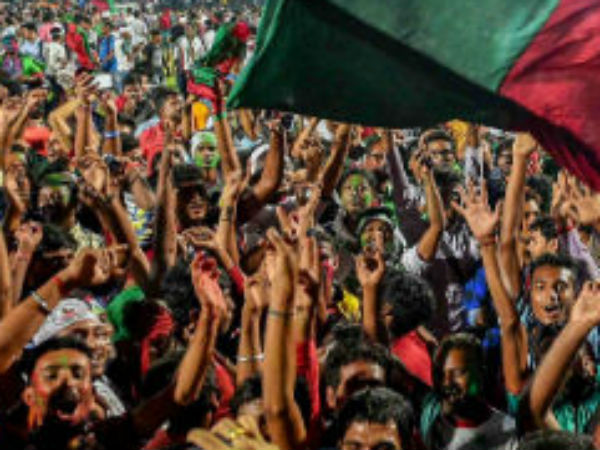 মাঠে ম্যাচ খেলার সময় অনুযায়ী বিভাজন