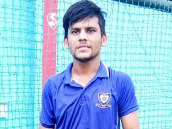 ধোনিকে নিয়ে প্রিয়ম যা বললেন