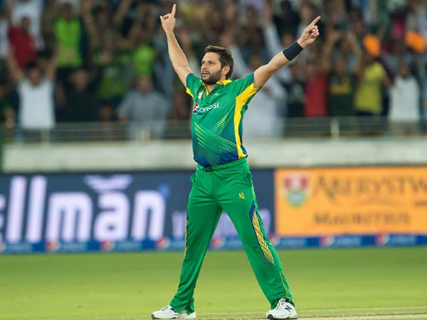 পরিসংখ্যান দিয়ে আফ্রিদিকে জবাব দিলেন আকাশ