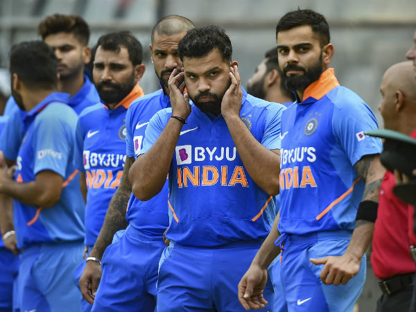 ক্রিকেটারদের ওপর নজর